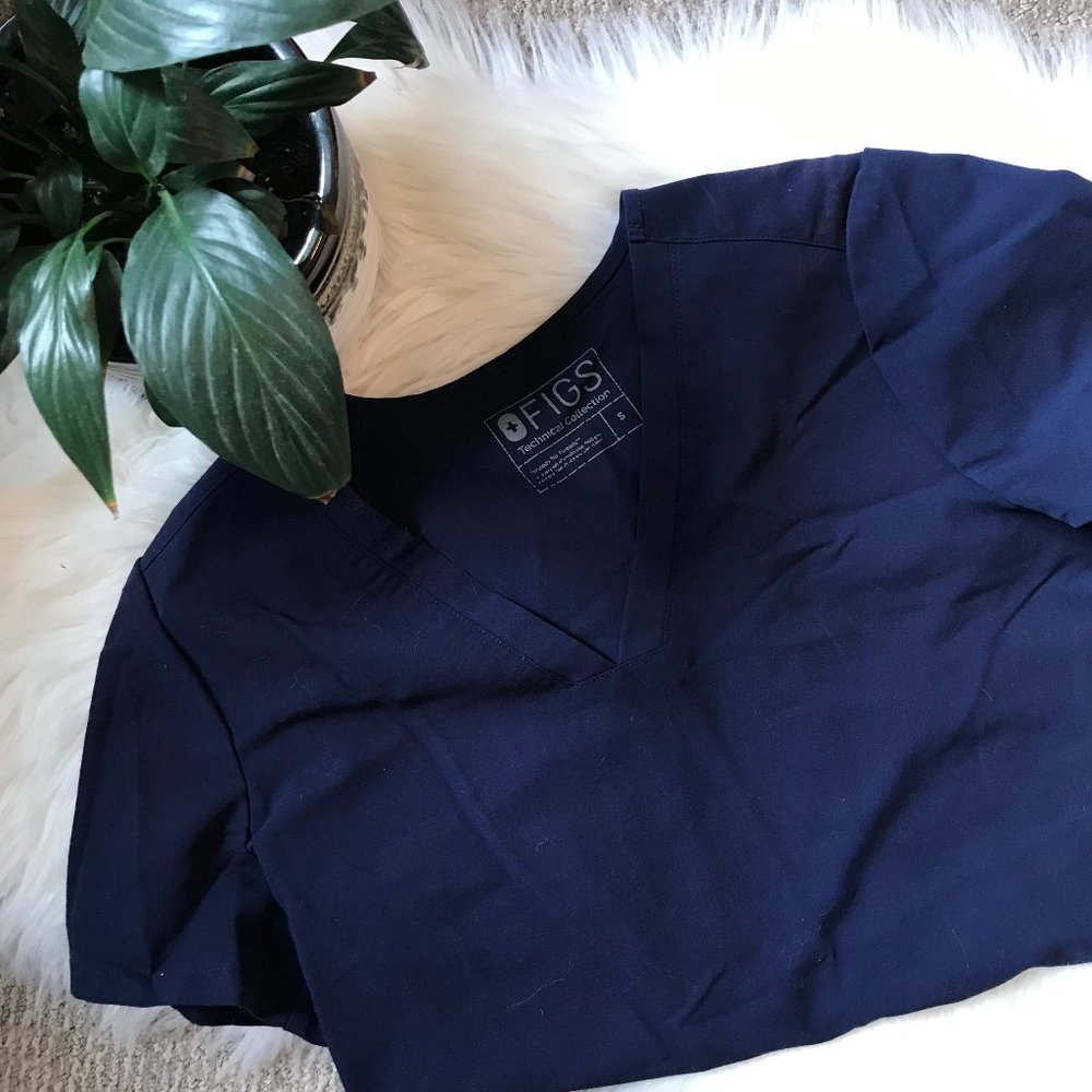 FIGS Small Casma Scrub Top: USED